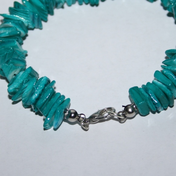 Beautiful teal natural shell bracelet NWOT - Picture 4 of 4